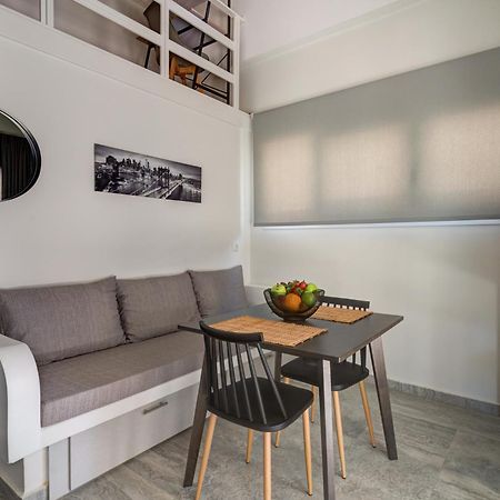 Molos Beachfront Apartments In Diakopto Exterior photo