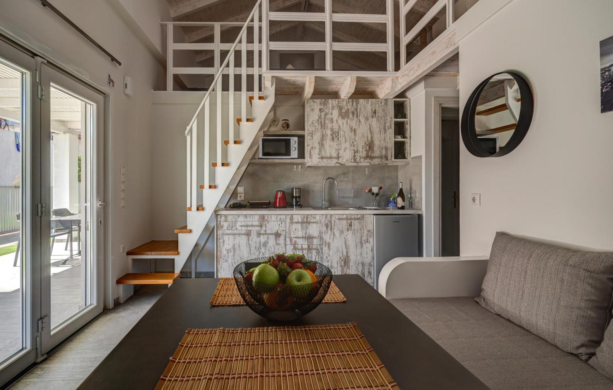 Molos Beachfront Apartments In Diakopto Exterior photo
