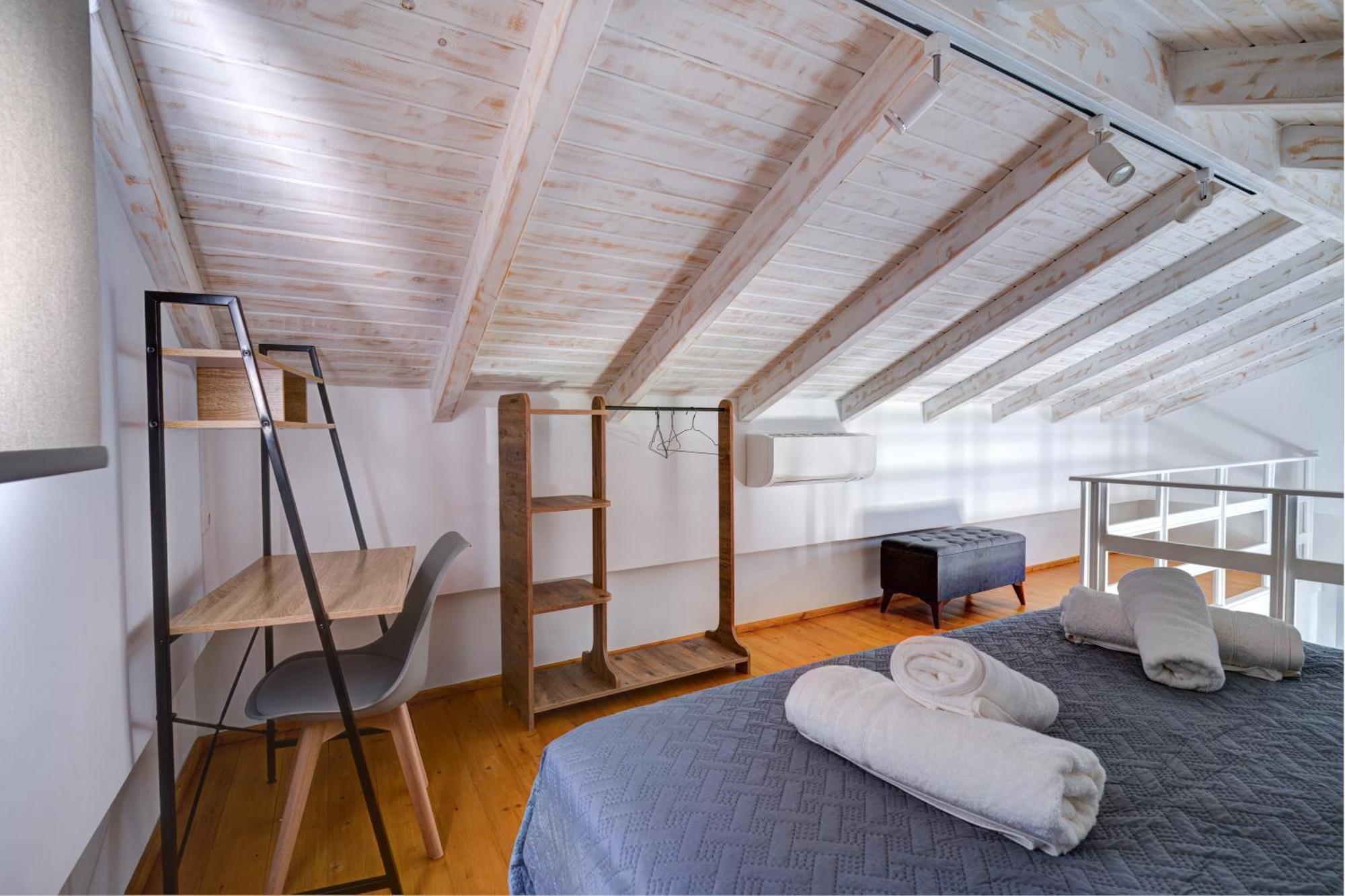 Molos Beachfront Apartments In Diakopto Exterior photo