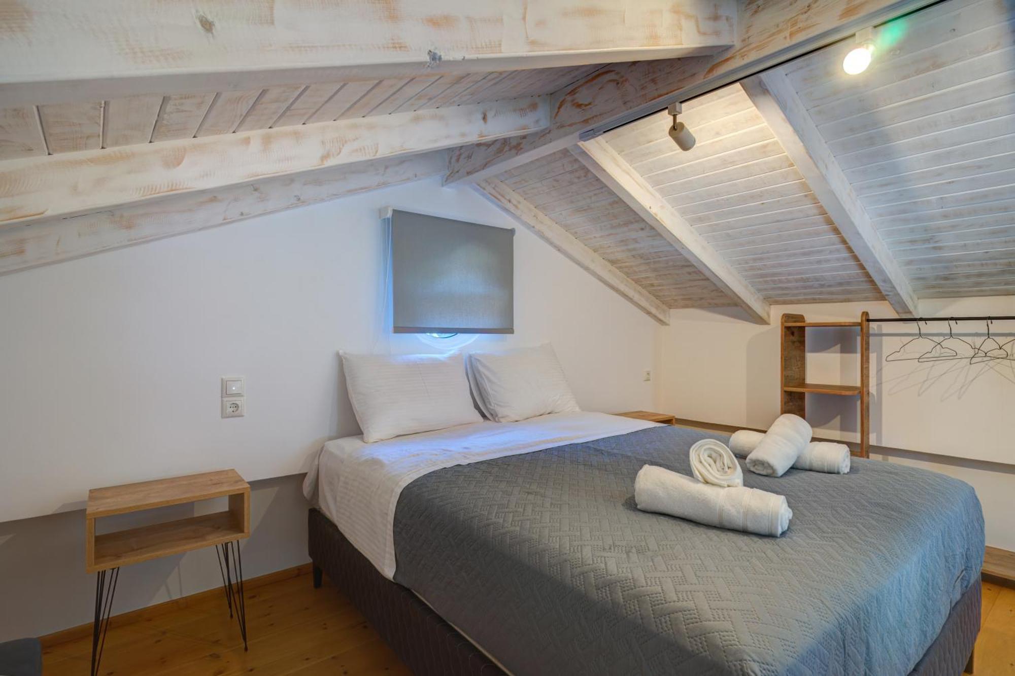 Molos Beachfront Apartments In Diakopto Exterior photo