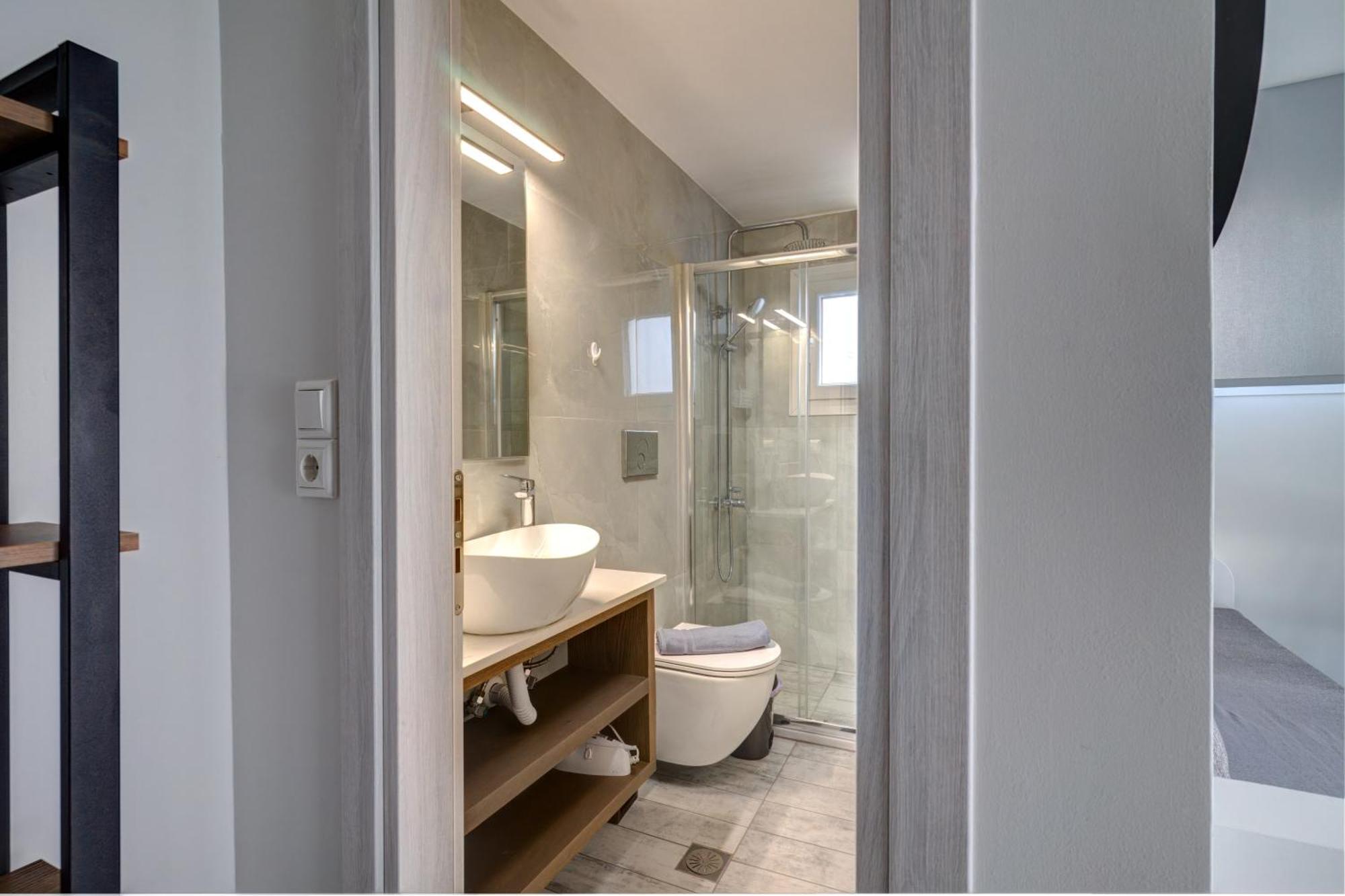 Molos Beachfront Apartments In Diakopto Exterior photo