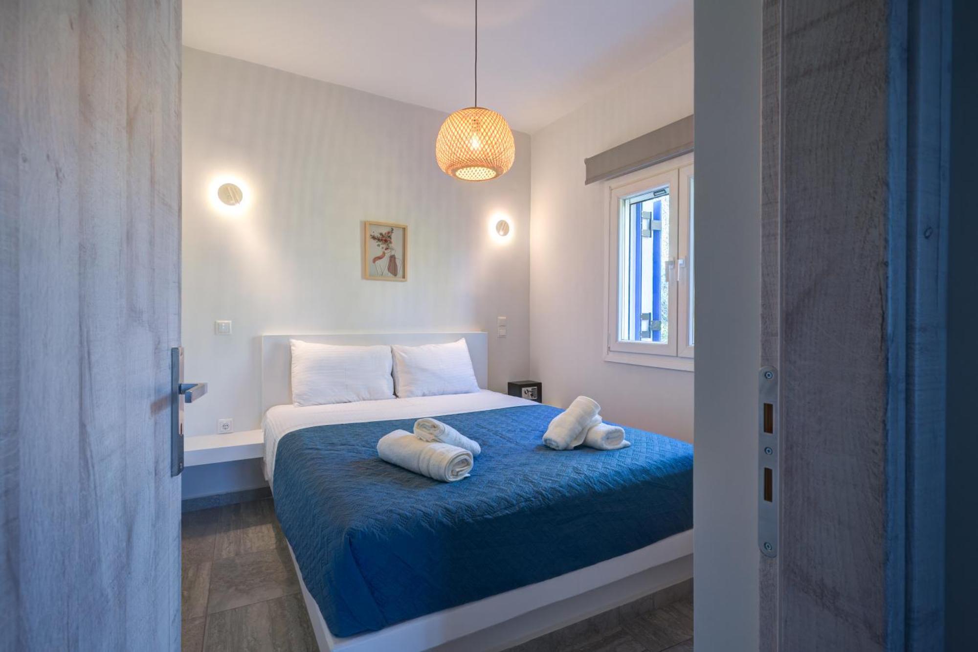 Molos Beachfront Apartments In Diakopto Exterior photo