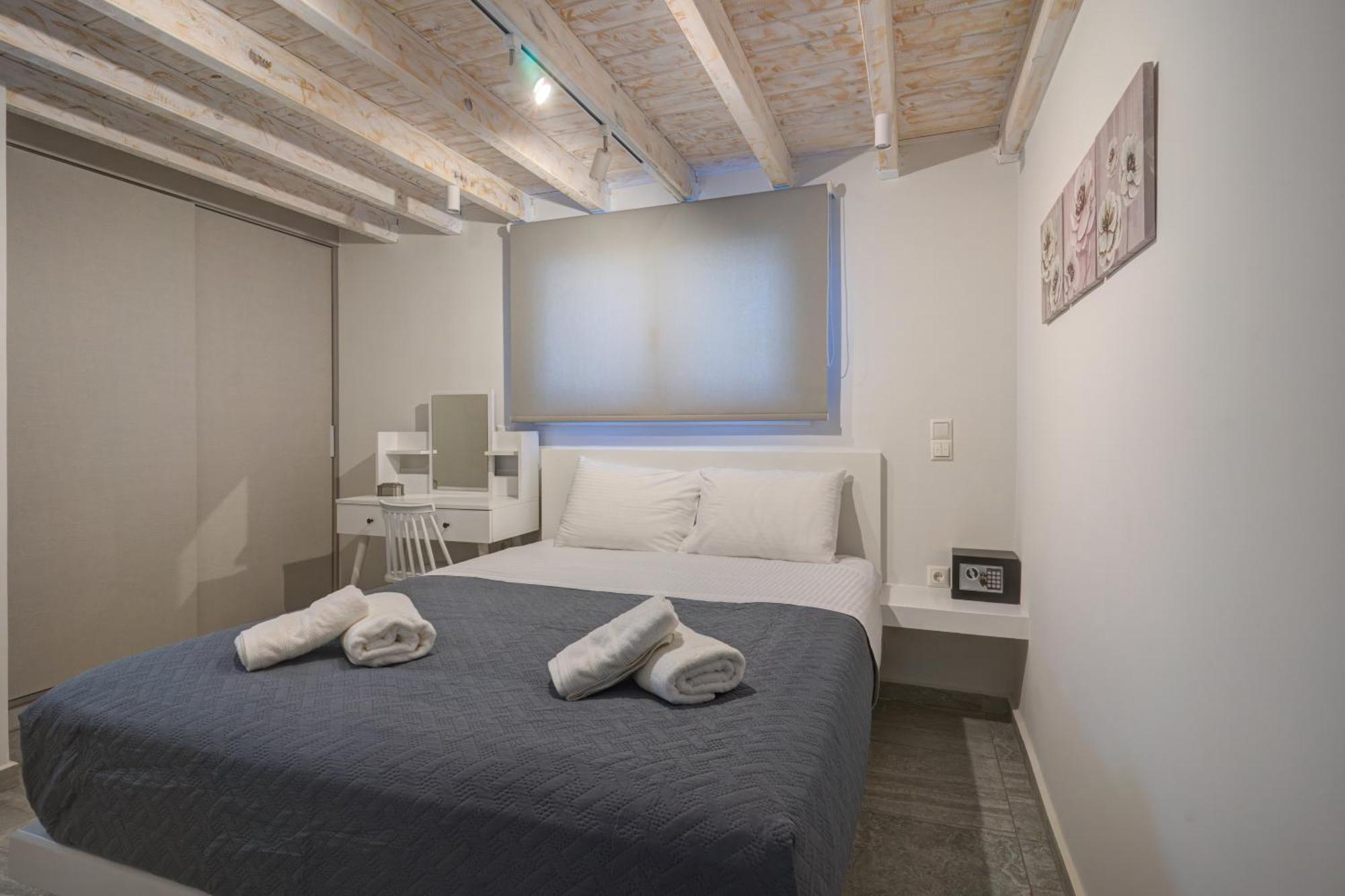 Molos Beachfront Apartments In Diakopto Exterior photo