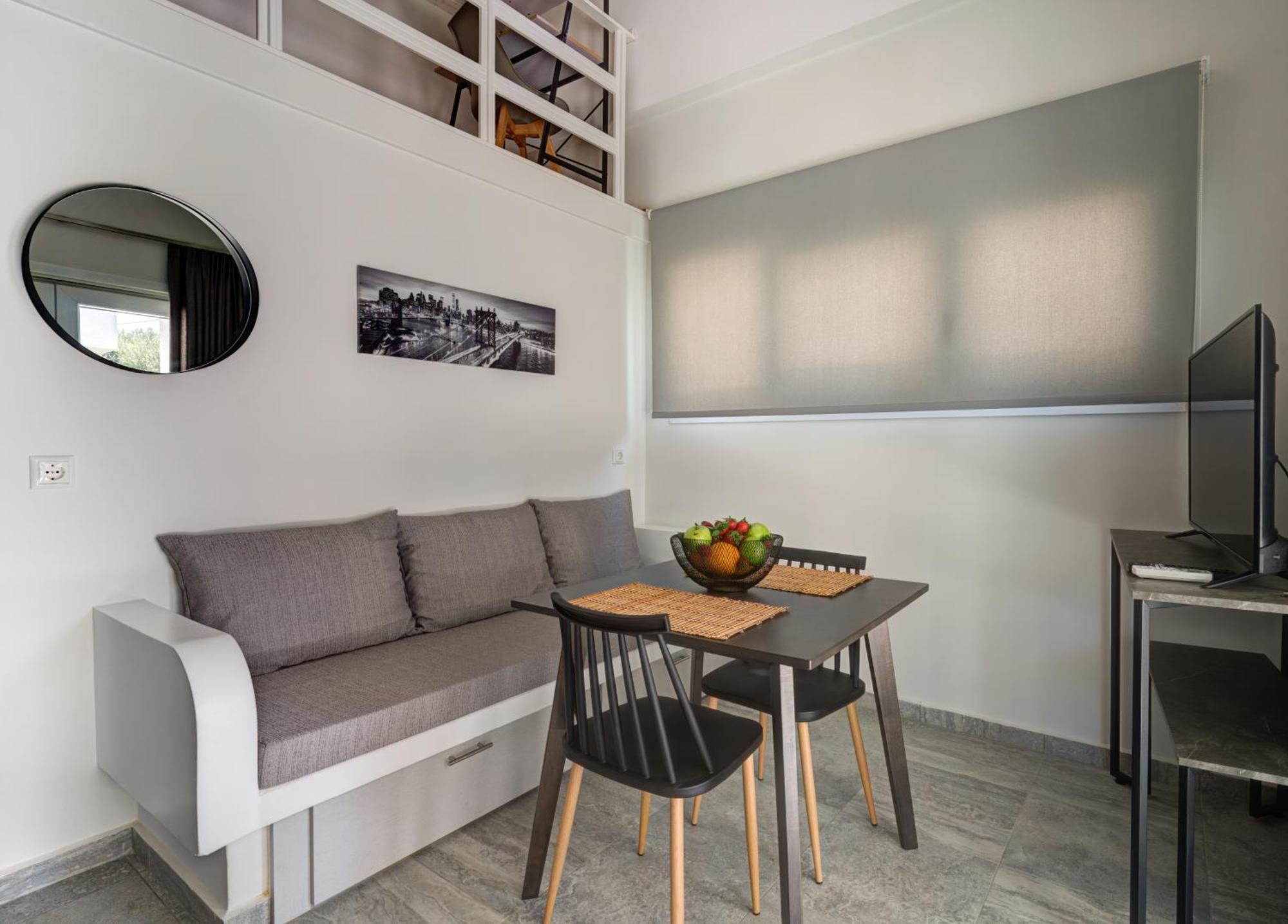Molos Beachfront Apartments In Diakopto Exterior photo