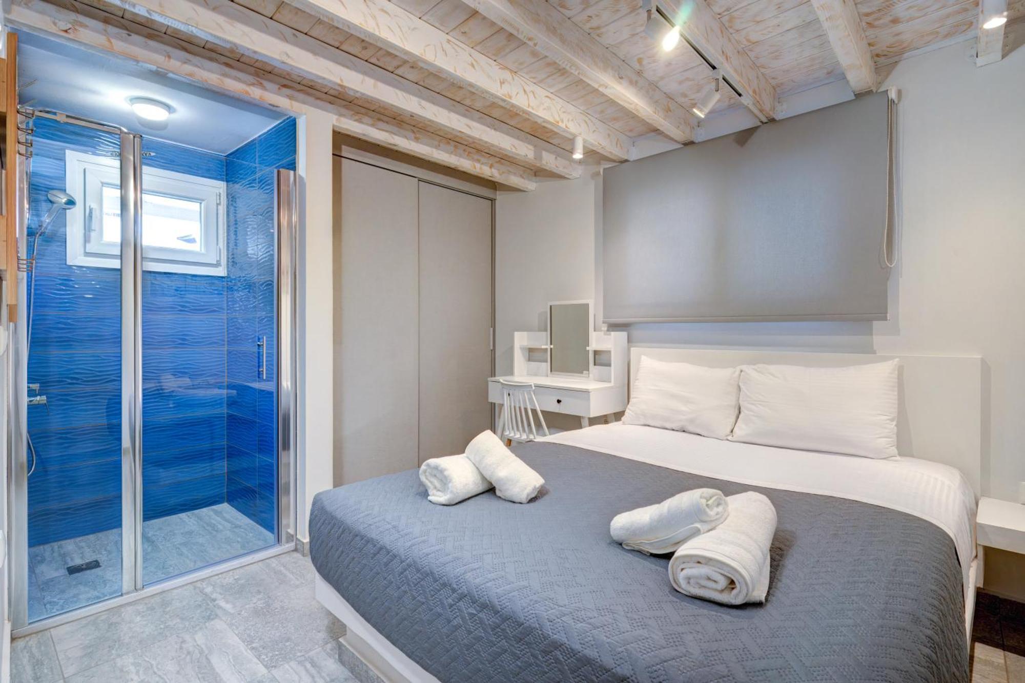 Molos Beachfront Apartments In Diakopto Exterior photo
