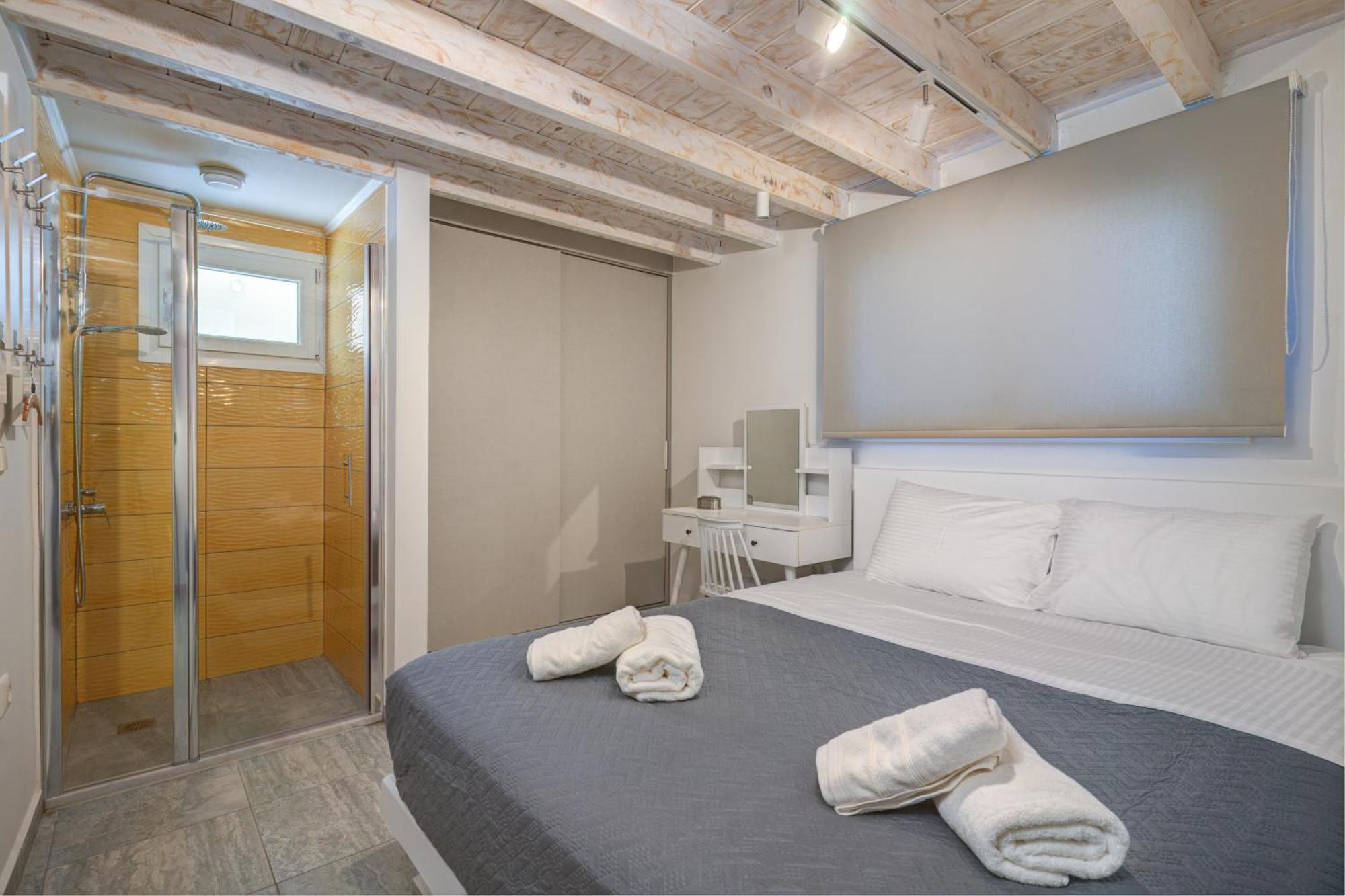 Molos Beachfront Apartments In Diakopto Exterior photo