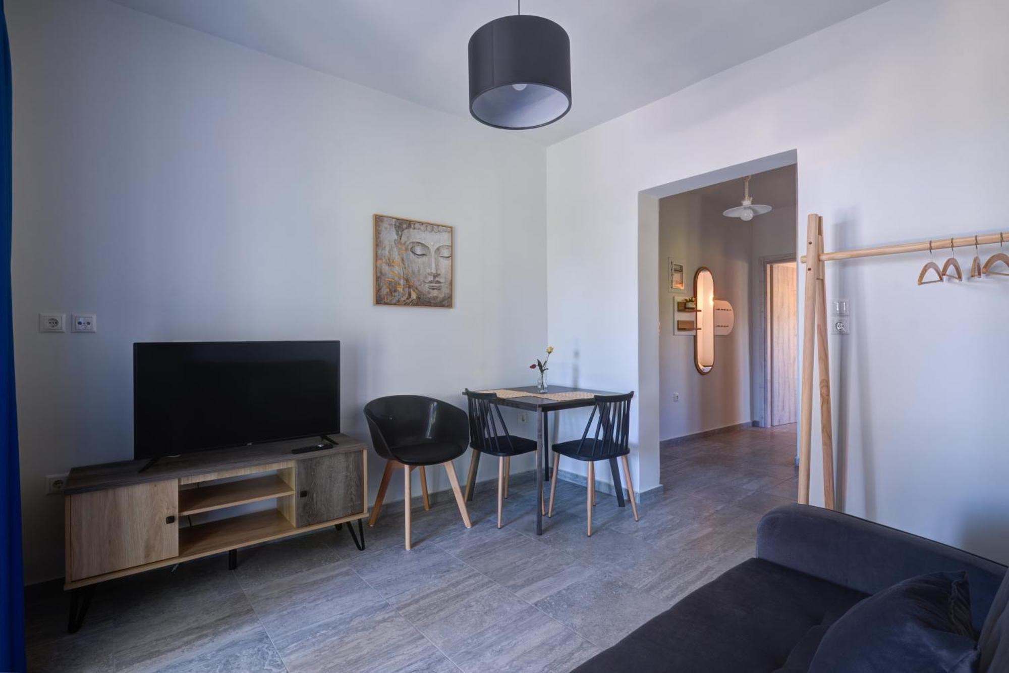 Molos Beachfront Apartments In Diakopto Exterior photo