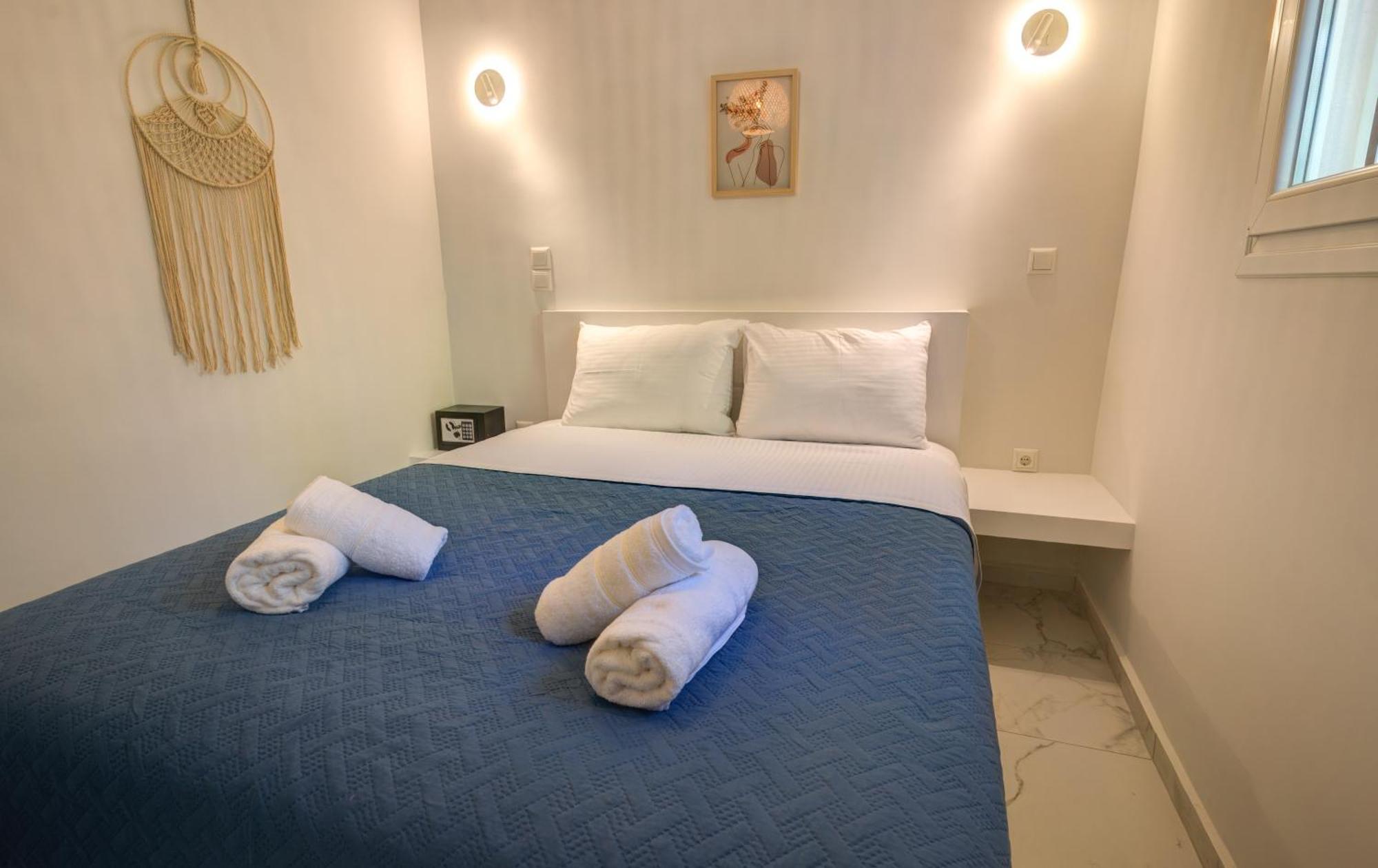 Molos Beachfront Apartments In Diakopto Exterior photo