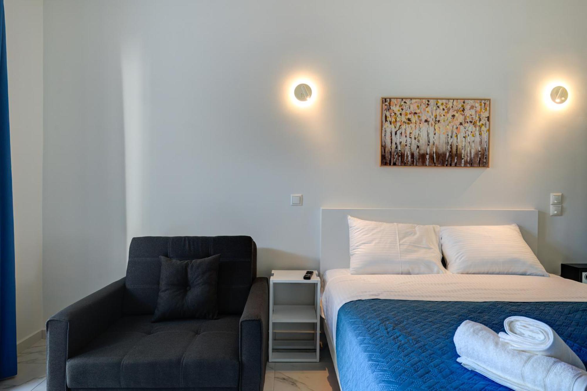 Molos Beachfront Apartments In Diakopto Exterior photo